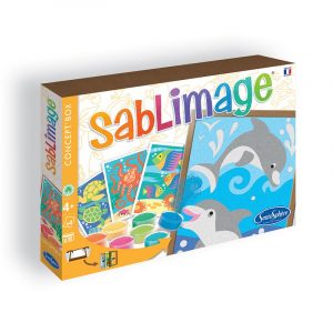 sablimage poissons et dauphins : Dès 4 ans, les enfants pourront profiter de cette technique créative pour réussir très facilement quatre jolis tableaux, en décollant petit à petit différentes parties d’un dessin avec plus de 15 tonalités de sable.